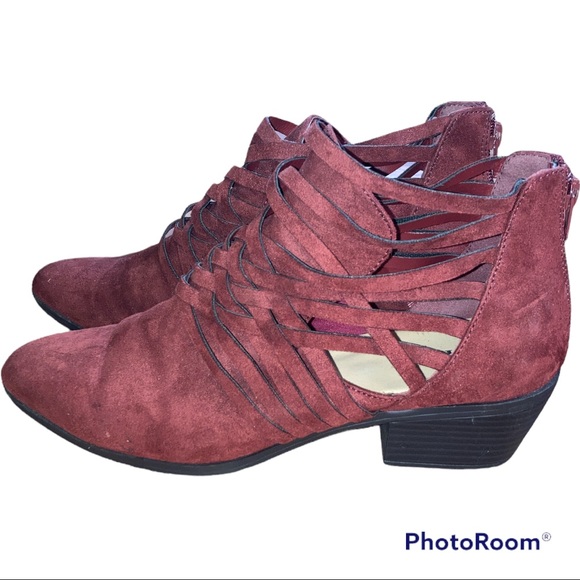 JustFab Shoes - JustFab ankle boots with zipper back. Size 8.5